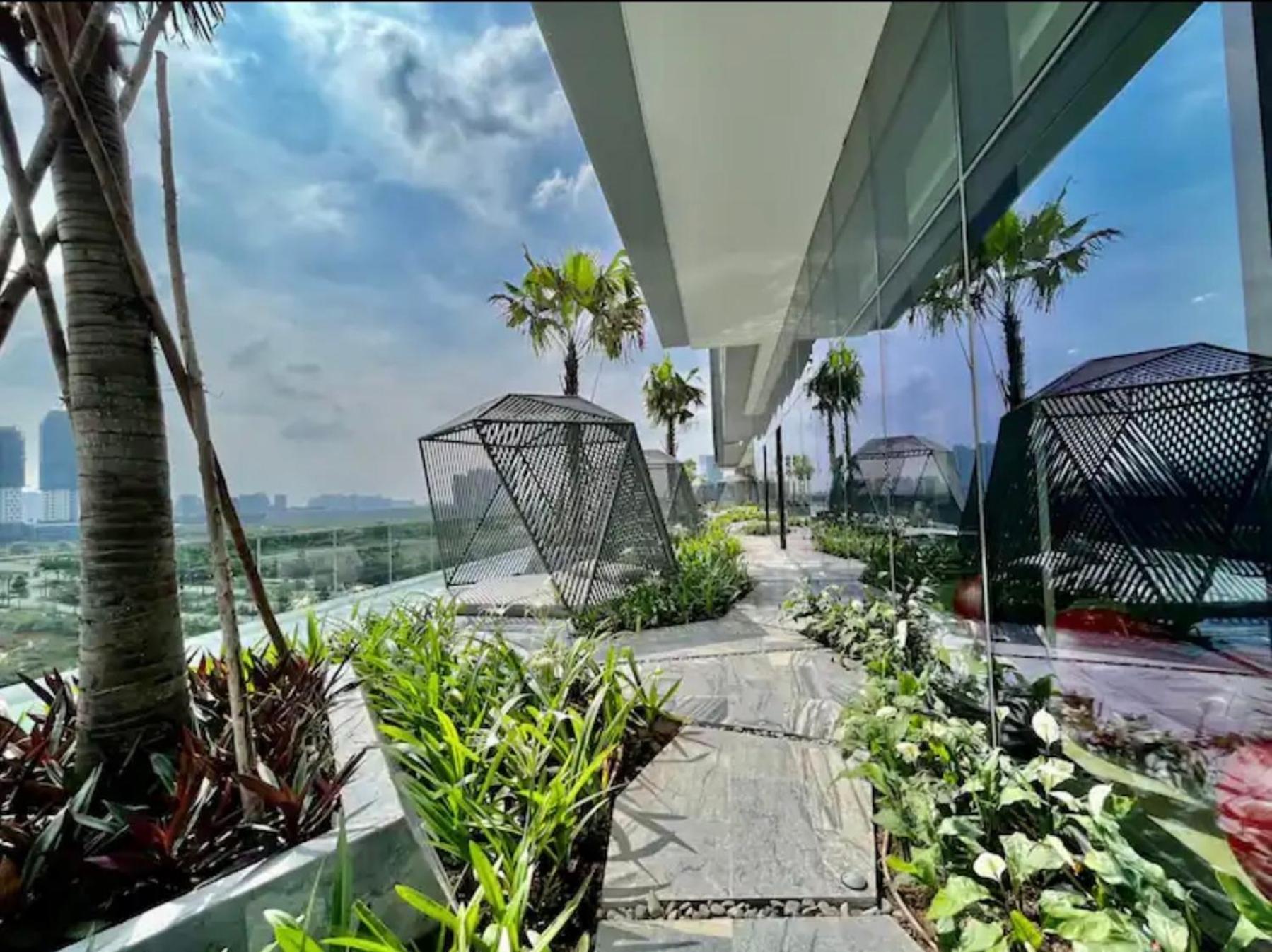 The Metropole -Complex "Opera, Crest, Galleria " -Free Pool-Gym-Sauna Room-Yoga Room Ho Chi Minh-staden Exteriör bild