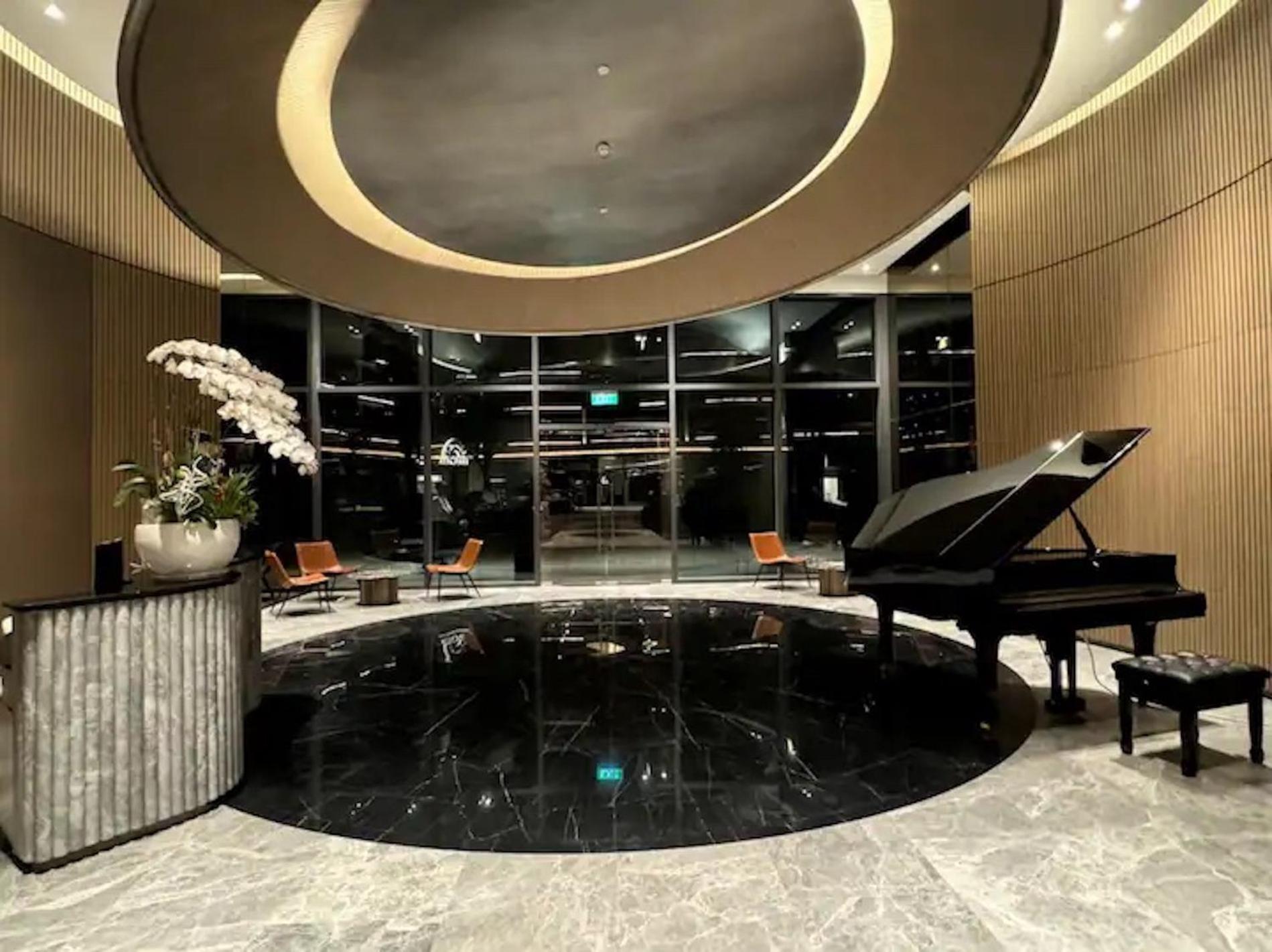 The Metropole -Complex "Opera, Crest, Galleria " -Free Pool-Gym-Sauna Room-Yoga Room Ho Chi Minh-staden Exteriör bild